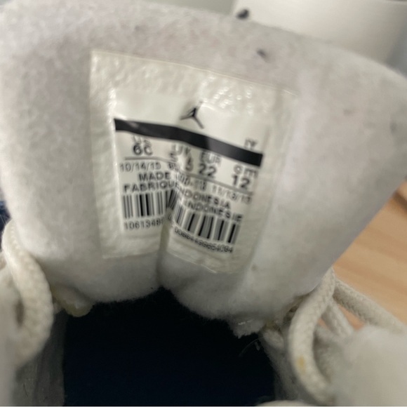 Jordan 12 Retro - Baby Sneakers 
French Blue (2016) - Picture 14 of 14